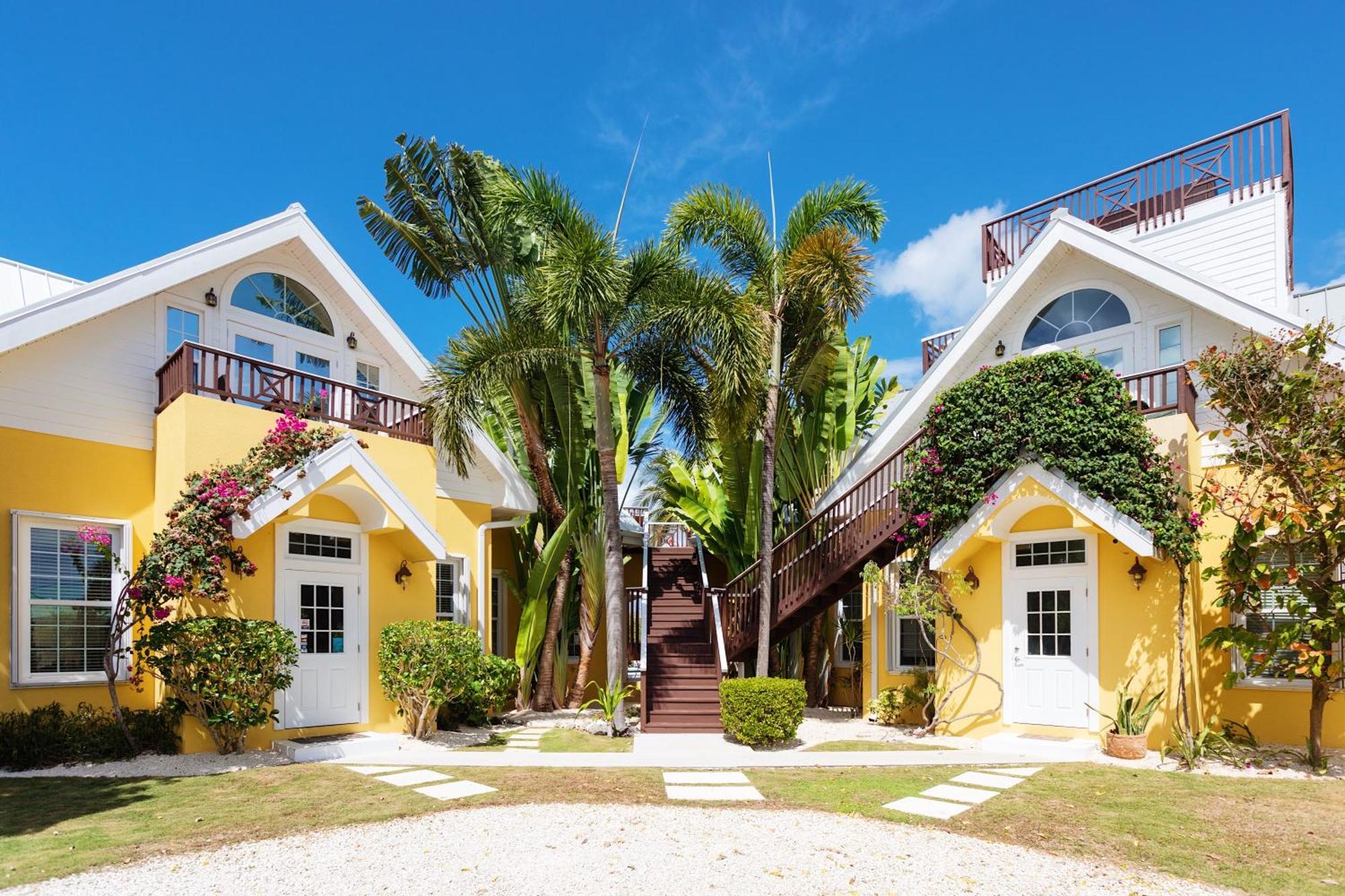 Shangri-La Boutique Bed & Breakfast West Bay Exterior foto