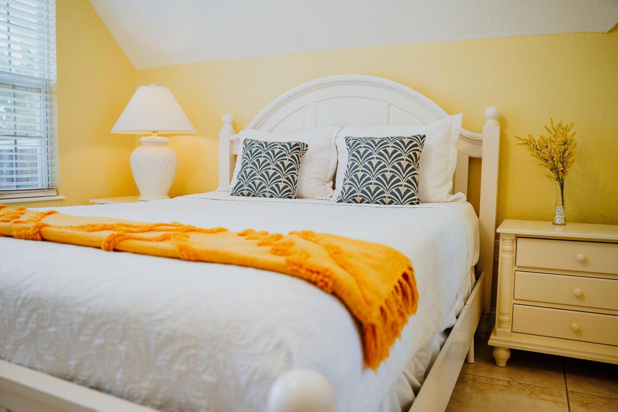 Shangri-La Boutique Bed & Breakfast West Bay Exterior foto